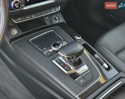 Білий Ауді Ку 5, об'ємом двигуна 1.98 л та пробігом 107 тис. км за 23500 $, фото 26 на Automoto.ua