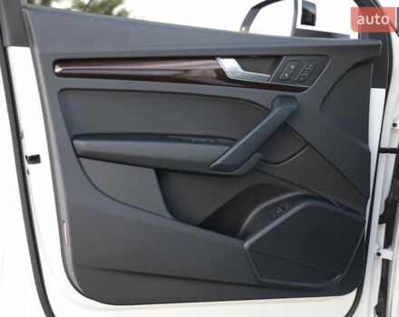 Білий Ауді Ку 5, об'ємом двигуна 1.98 л та пробігом 120 тис. км за 28500 $, фото 13 на Automoto.ua