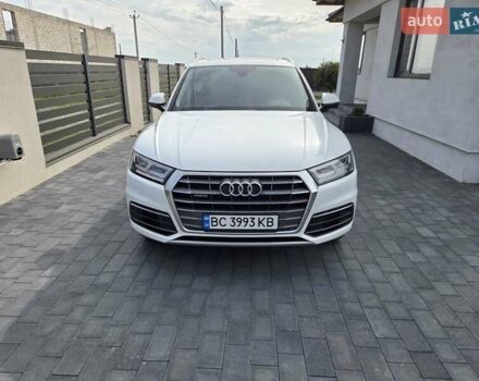 Белый Ауди Ку 5, объемом двигателя 1.98 л и пробегом 179 тыс. км за 26000 $, фото 2 на Automoto.ua