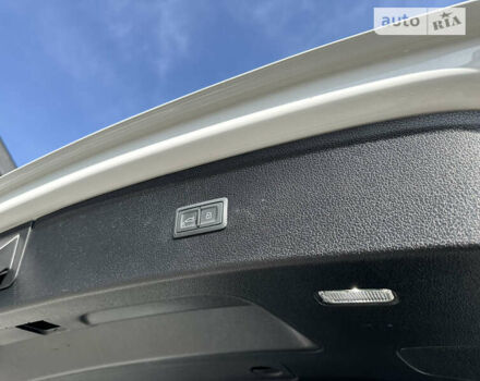 Белый Ауди Ку 5, объемом двигателя 2 л и пробегом 41 тыс. км за 24900 $, фото 66 на Automoto.ua