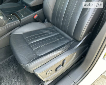 Белый Ауди Ку 5, объемом двигателя 2 л и пробегом 41 тыс. км за 24900 $, фото 31 на Automoto.ua