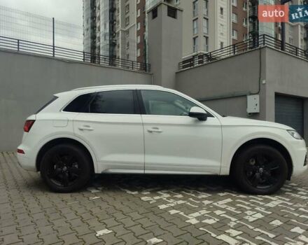 Белый Ауди Ку 5, объемом двигателя 1.98 л и пробегом 96 тыс. км за 30500 $, фото 4 на Automoto.ua