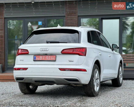 Белый Ауди Ку 5, объемом двигателя 2 л и пробегом 100 тыс. км за 27900 $, фото 16 на Automoto.ua