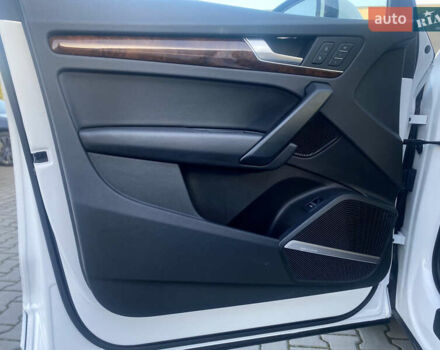 Белый Ауди Ку 5, объемом двигателя 0 л и пробегом 189 тыс. км за 21800 $, фото 10 на Automoto.ua