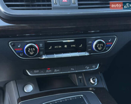 Білий Ауді Ку 5, об'ємом двигуна 2 л та пробігом 194 тис. км за 24500 $, фото 22 на Automoto.ua