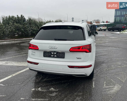 Белый Ауди Ку 5, объемом двигателя 2 л и пробегом 120 тыс. км за 27800 $, фото 3 на Automoto.ua