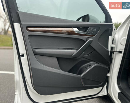 Белый Ауди Ку 5, объемом двигателя 1.99 л и пробегом 163 тыс. км за 22999 $, фото 8 на Automoto.ua