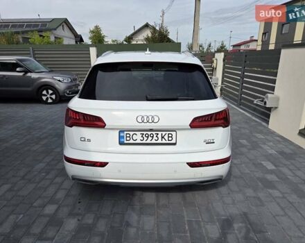 Белый Ауди Ку 5, объемом двигателя 1.98 л и пробегом 179 тыс. км за 26000 $, фото 7 на Automoto.ua