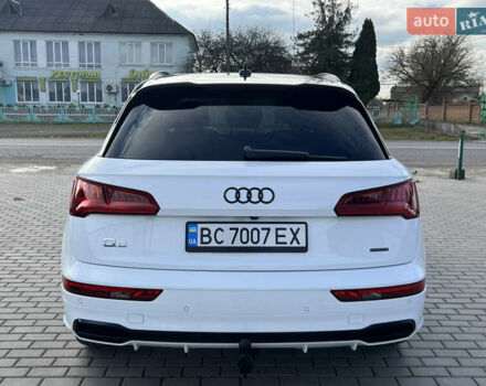 Белый Ауди Ку 5, объемом двигателя 1.97 л и пробегом 287 тыс. км за 27816 $, фото 4 на Automoto.ua