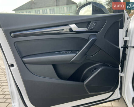 Белый Ауди Ку 5, объемом двигателя 1.97 л и пробегом 287 тыс. км за 27816 $, фото 13 на Automoto.ua