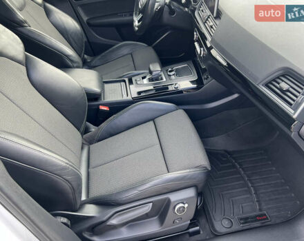 Белый Ауди Ку 5, объемом двигателя 1.97 л и пробегом 287 тыс. км за 27816 $, фото 28 на Automoto.ua