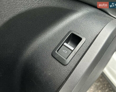 Белый Ауди Ку 5, объемом двигателя 1.99 л и пробегом 163 тыс. км за 22999 $, фото 11 на Automoto.ua