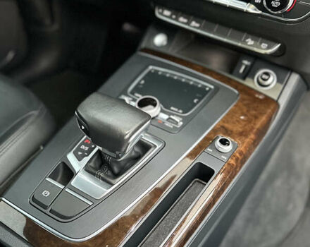 Белый Ауди Ку 5, объемом двигателя 2 л и пробегом 162 тыс. км за 20900 $, фото 39 на Automoto.ua