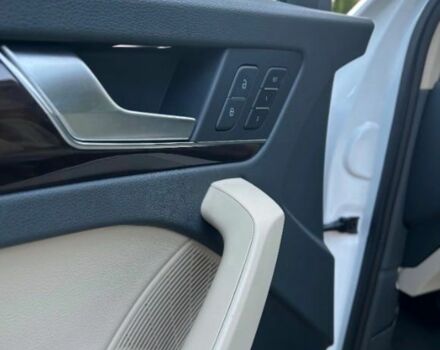 Білий Ауді Ку 5, об'ємом двигуна 2 л та пробігом 99 тис. км за 17000 $, фото 12 на Automoto.ua