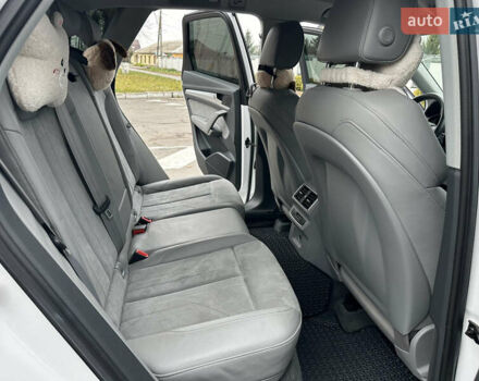 Белый Ауди Ку 5, объемом двигателя 1.98 л и пробегом 206 тыс. км за 25900 $, фото 47 на Automoto.ua