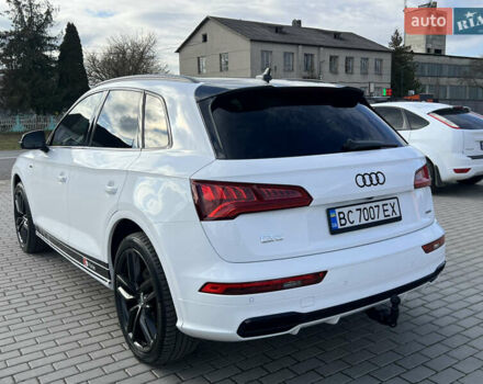 Белый Ауди Ку 5, объемом двигателя 1.97 л и пробегом 287 тыс. км за 27816 $, фото 3 на Automoto.ua