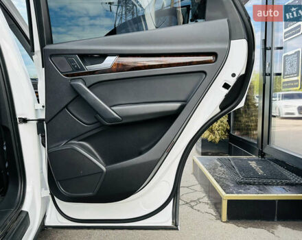 Белый Ауди Ку 5, объемом двигателя 1.98 л и пробегом 93 тыс. км за 26500 $, фото 24 на Automoto.ua