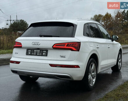 Белый Ауди Ку 5, объемом двигателя 2 л и пробегом 171 тыс. км за 20000 $, фото 1 на Automoto.ua