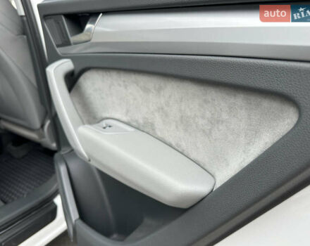 Белый Ауди Ку 5, объемом двигателя 1.98 л и пробегом 206 тыс. км за 25900 $, фото 46 на Automoto.ua