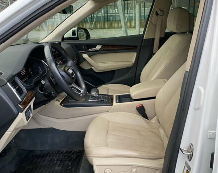 Белый Ауди Ку 5, объемом двигателя 1.98 л и пробегом 143 тыс. км за 23500 $, фото 6 на Automoto.ua