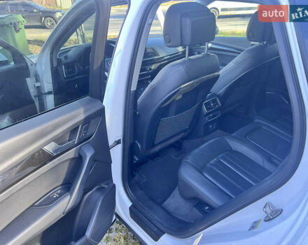 Белый Ауди Ку 5, объемом двигателя 0 л и пробегом 120 тыс. км за 26000 $, фото 9 на Automoto.ua