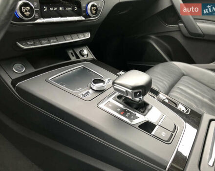 Белый Ауди Ку 5, объемом двигателя 2 л и пробегом 155 тыс. км за 17980 $, фото 37 на Automoto.ua