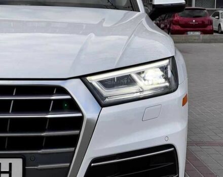 Белый Ауди Ку 5, объемом двигателя 2 л и пробегом 77 тыс. км за 16000 $, фото 4 на Automoto.ua