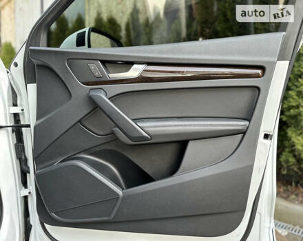 Белый Ауди Ку 5, объемом двигателя 2 л и пробегом 41 тыс. км за 24900 $, фото 68 на Automoto.ua