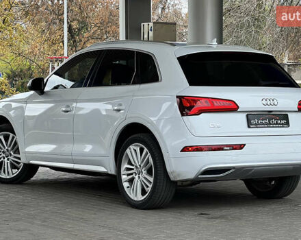 Белый Ауди Ку 5, объемом двигателя 1.98 л и пробегом 139 тыс. км за 27499 $, фото 3 на Automoto.ua