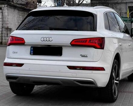 Белый Ауди Ку 5, объемом двигателя 2 л и пробегом 77 тыс. км за 16000 $, фото 1 на Automoto.ua