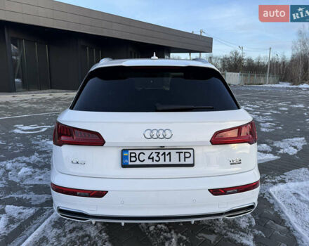 Білий Ауді Ку 5, об'ємом двигуна 1.98 л та пробігом 116 тис. км за 26500 $, фото 6 на Automoto.ua