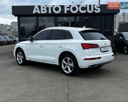 Белый Ауди Ку 5, объемом двигателя 2 л и пробегом 209 тыс. км за 25990 $, фото 3 на Automoto.ua