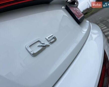 Белый Ауди Ку 5, объемом двигателя 2 л и пробегом 135 тыс. км за 26950 $, фото 76 на Automoto.ua