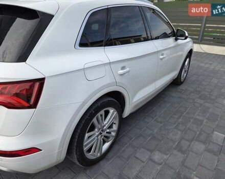 Белый Ауди Ку 5, объемом двигателя 1.98 л и пробегом 179 тыс. км за 26000 $, фото 10 на Automoto.ua