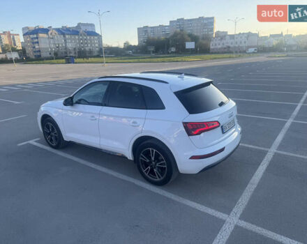 Белый Ауди Ку 5, объемом двигателя 1.97 л и пробегом 215 тыс. км за 32900 $, фото 3 на Automoto.ua