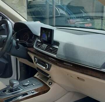 Білий Ауді Ку 5, об'ємом двигуна 1.98 л та пробігом 123 тис. км за 22499 $, фото 43 на Automoto.ua