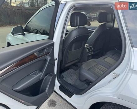 Белый Ауди Ку 5, объемом двигателя 1.98 л и пробегом 102 тыс. км за 27000 $, фото 7 на Automoto.ua