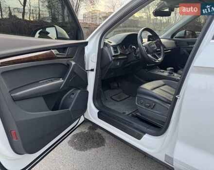 Белый Ауди Ку 5, объемом двигателя 1.98 л и пробегом 102 тыс. км за 27000 $, фото 6 на Automoto.ua