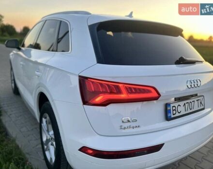 Белый Ауди Ку 5, объемом двигателя 1.98 л и пробегом 110 тыс. км за 25300 $, фото 4 на Automoto.ua