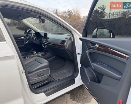 Белый Ауди Ку 5, объемом двигателя 1.98 л и пробегом 102 тыс. км за 27000 $, фото 10 на Automoto.ua