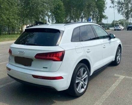 Белый Ауди Ку 5, объемом двигателя 2 л и пробегом 73 тыс. км за 19500 $, фото 3 на Automoto.ua