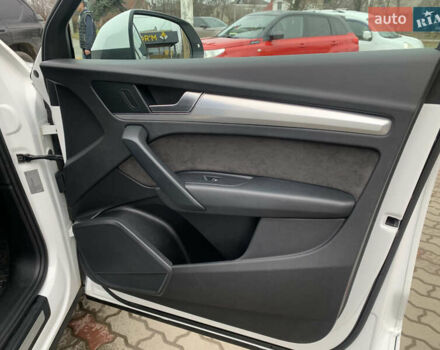 Белый Ауди Ку 5, объемом двигателя 2 л и пробегом 188 тыс. км за 31700 $, фото 50 на Automoto.ua