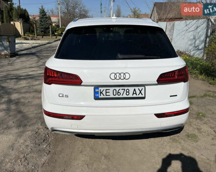 Белый Ауди Ку 5, объемом двигателя 1.98 л и пробегом 87 тыс. км за 29000 $, фото 5 на Automoto.ua