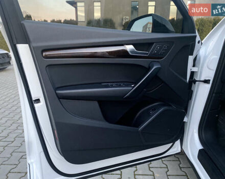 Білий Ауді Ку 5, об'ємом двигуна 2 л та пробігом 148 тис. км за 21500 $, фото 12 на Automoto.ua