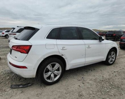 Білий Ауді Ку 5, об'ємом двигуна 2 л та пробігом 112 тис. км за 5500 $, фото 4 на Automoto.ua