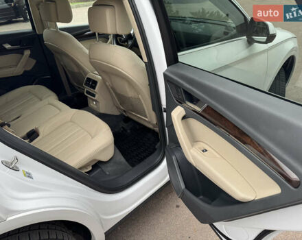 Белый Ауди Ку 5, объемом двигателя 1.98 л и пробегом 118 тыс. км за 25500 $, фото 14 на Automoto.ua