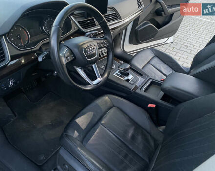 Білий Ауді Ку 5, об'ємом двигуна 2 л та пробігом 148 тис. км за 21500 $, фото 15 на Automoto.ua