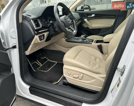 Білий Ауді Ку 5, об'ємом двигуна 1.98 л та пробігом 175 тис. км за 27000 $, фото 6 на Automoto.ua