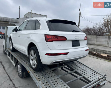 Белый Ауди Ку 5, объемом двигателя 2 л и пробегом 240 тыс. км за 15700 $, фото 4 на Automoto.ua