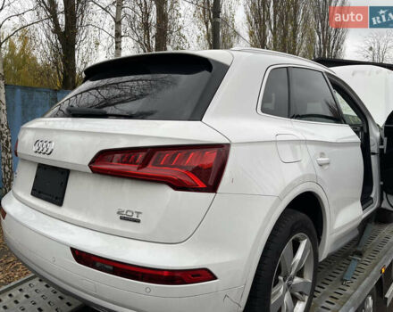 Белый Ауди Ку 5, объемом двигателя 2 л и пробегом 240 тыс. км за 15700 $, фото 11 на Automoto.ua